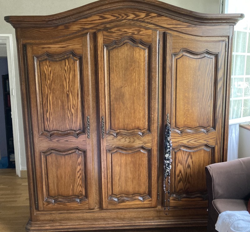 L'armoire avant le nettoyage