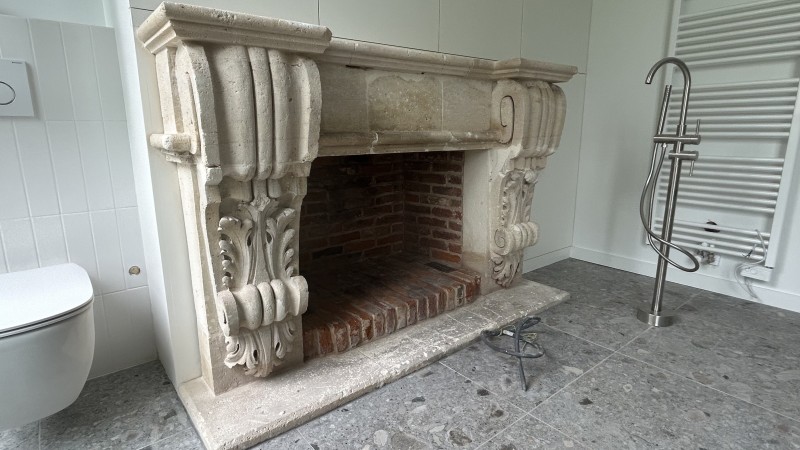 Nettoyage par cryogénie d’une cheminée en pierre taille proche de Saint Valéry en Caux en Normandie